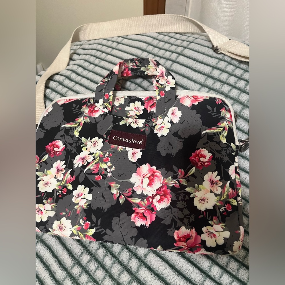 CanvasLove Laptop Bag